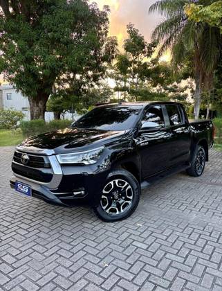TOYOTA HILUX 2.8 D-4D TURBO DIESEL CD SRX 4X4 AUTOMÁTICO TOYOTA HILUX 2.8 D-4D TURBO DIESEL CD SRX 4X4 AUTOMÁTICO